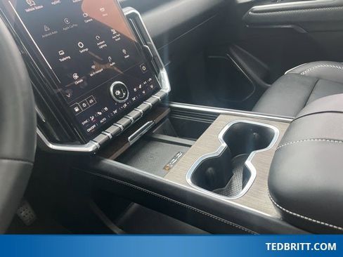 Used 2025 GMC Acadia Denali w/ Super Cruise Package image 32