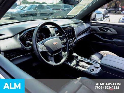 Used 2023 Chevrolet Traverse LT FWD image 9