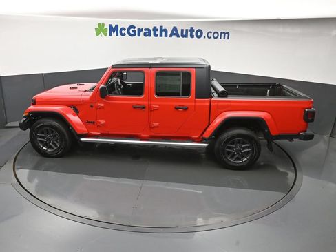 Used 2024 Jeep Gladiator Sport AWD/4WD image 24