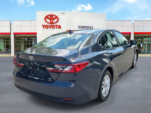 Used 2025 Toyota Camry LE image 3