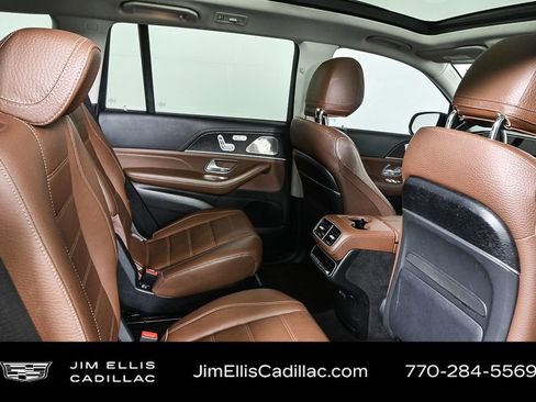 Used 2024 Mercedes-Benz GLS 580 4MATIC image 23