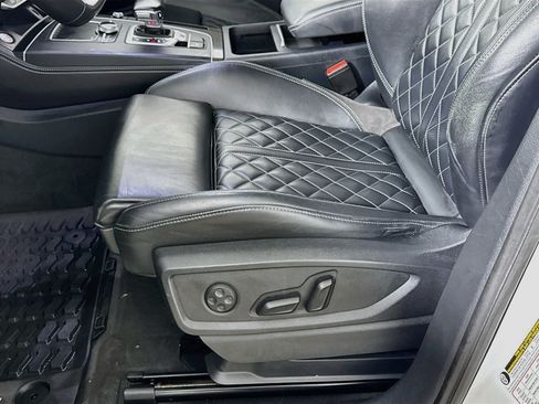 Used 2018 Audi SQ5 Premium Plus w/ Navigation Package AWD/4WD image 22