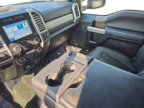 Used 2017 Ford F250 Lariat w/ Lariat Value Package AWD/4WD image 24
