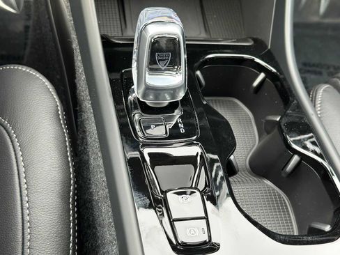 New 2026 Volvo XC40 B5 Ultra w/ Climate Package AWD/4WD image 31