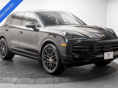 Used 2025 Porsche Cayenne AWD/4WD image 9