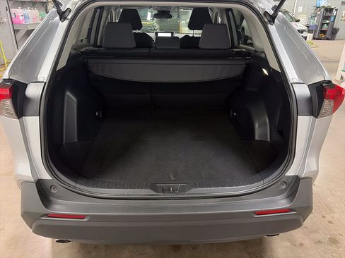 Used 2025 Toyota RAV4 XLE AWD/4WD image 26