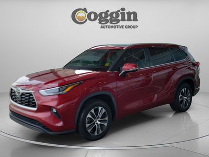 Used 2023 Toyota Highlander XLE