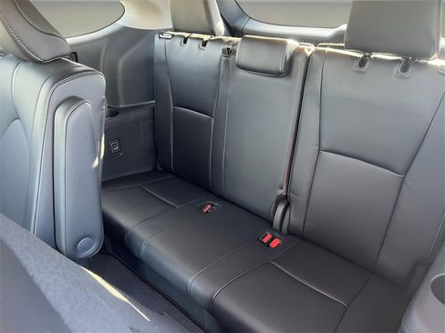 Certified 2025 Toyota Highlander Limited image 14