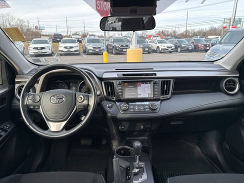 Used 2018 Toyota RAV4 XLE image 17
