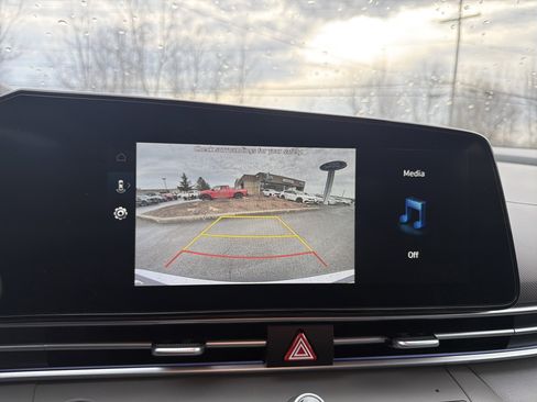 Used 2024 Hyundai Elantra SEL w/ Convenience Package image 18