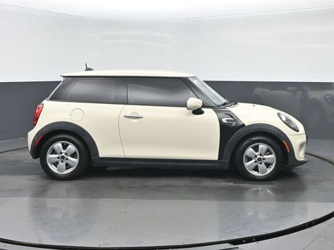 Used 2020 MINI Cooper 2-Door Hardtop FWD image 2