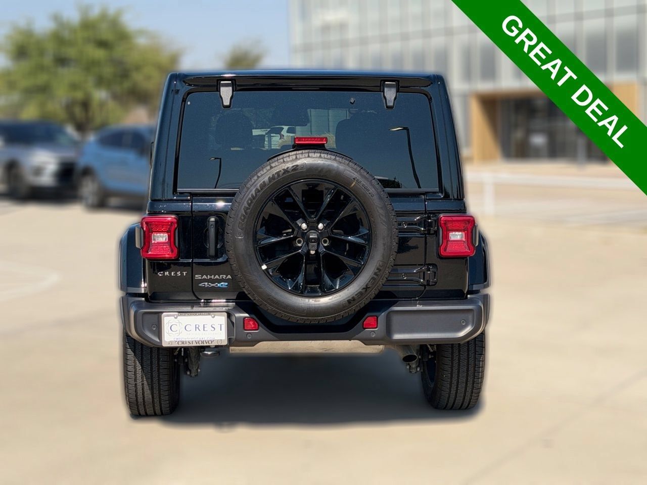 Used 2025 Jeep Wrangler Unlimited Sahara w/ Safety Group AWD/4WD image 7