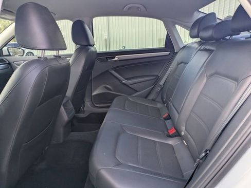 Used 2017 Volkswagen Passat 1.8T R-Line image 13