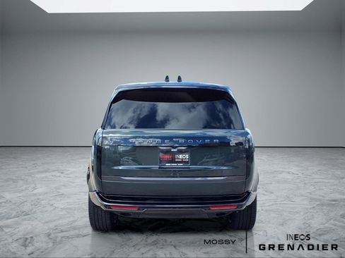 Used 2025 Land Rover Range Rover SE AWD/4WD image 6