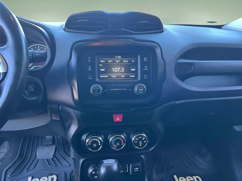 Used 2017 Jeep Renegade Trailhawk image 19