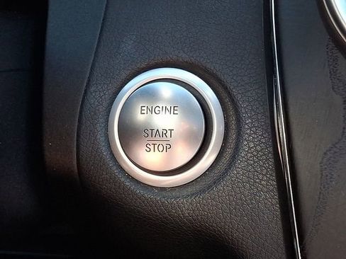 Used 2015 Mercedes-Benz C 300 4MATIC Sedan image 23