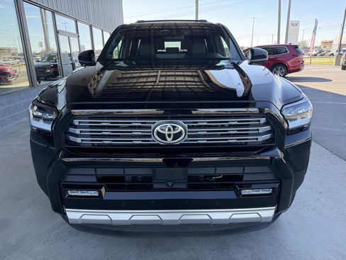 Used 2025 Toyota 4Runner Limited AWD/4WD image 2