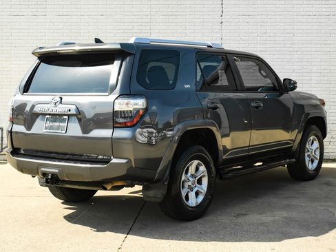 Used 2018 Toyota 4Runner SR5 Premium AWD/4WD image 8
