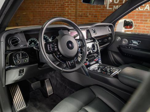 Used 2019 Rolls-Royce Cullinan image 25