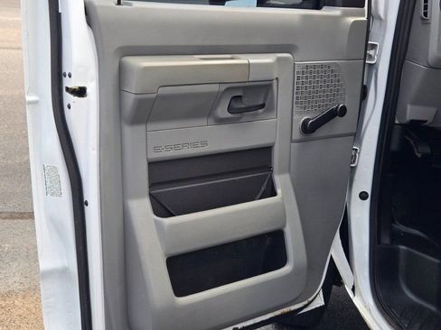Used 2015 Ford E-350 and Econoline 350 Super Duty RWD image 14