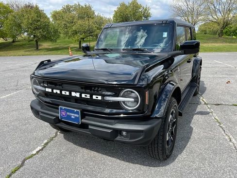 Used 2025 Ford Bronco Outer Banks AWD/4WD image 4