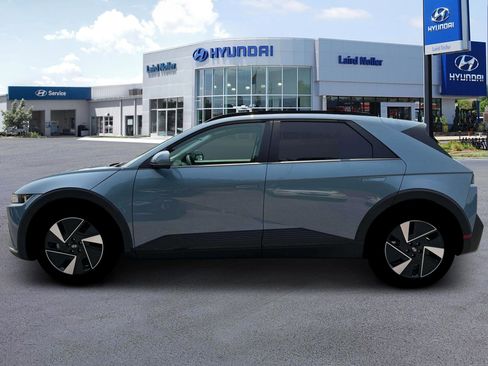 New 2025 Hyundai Ioniq 5 SEL image 3