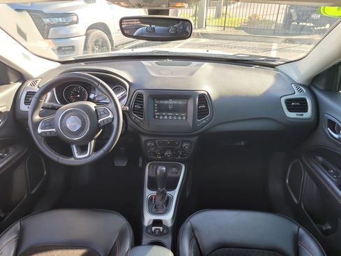 Used 2020 Jeep Compass Latitude FWD image 13