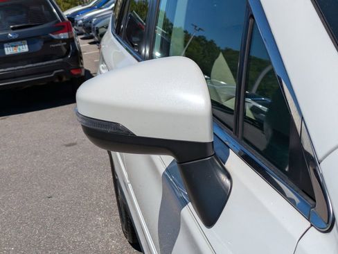 Used 2018 Subaru Outback 2.5i Limited image 11