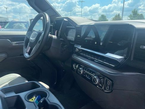 Used 2023 GMC Sierra 1500 SLT AWD/4WD image 30