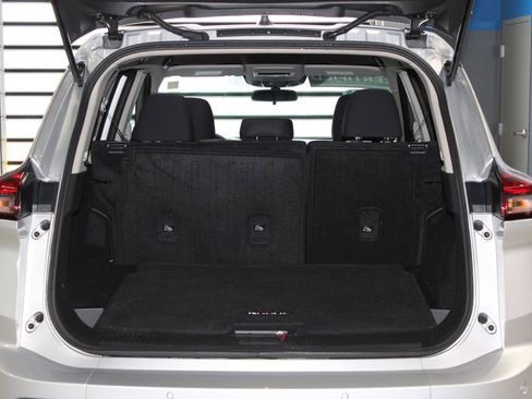 Used 2025 Nissan Rogue S AWD/4WD image 40