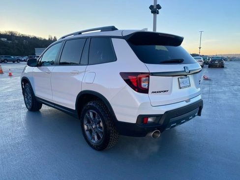 Used 2024 Honda Passport TrailSport image 10