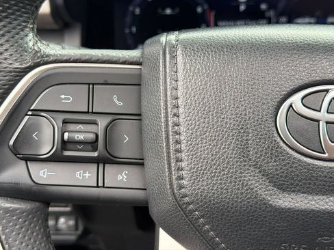 Used 2024 Toyota Tacoma Limited AWD/4WD image 25