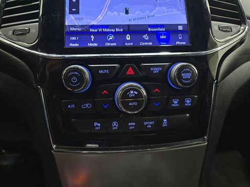 Used 2019 Jeep Grand Cherokee Altitude AWD/4WD image 27
