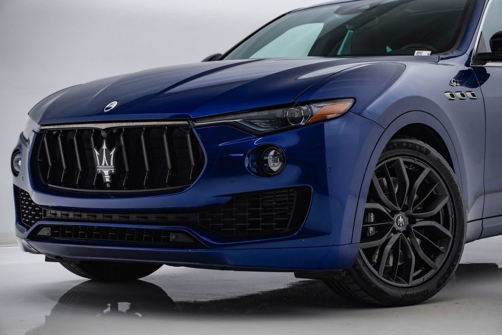 Used 2024 Maserati Levante GT Ultima AWD/4WD image 4