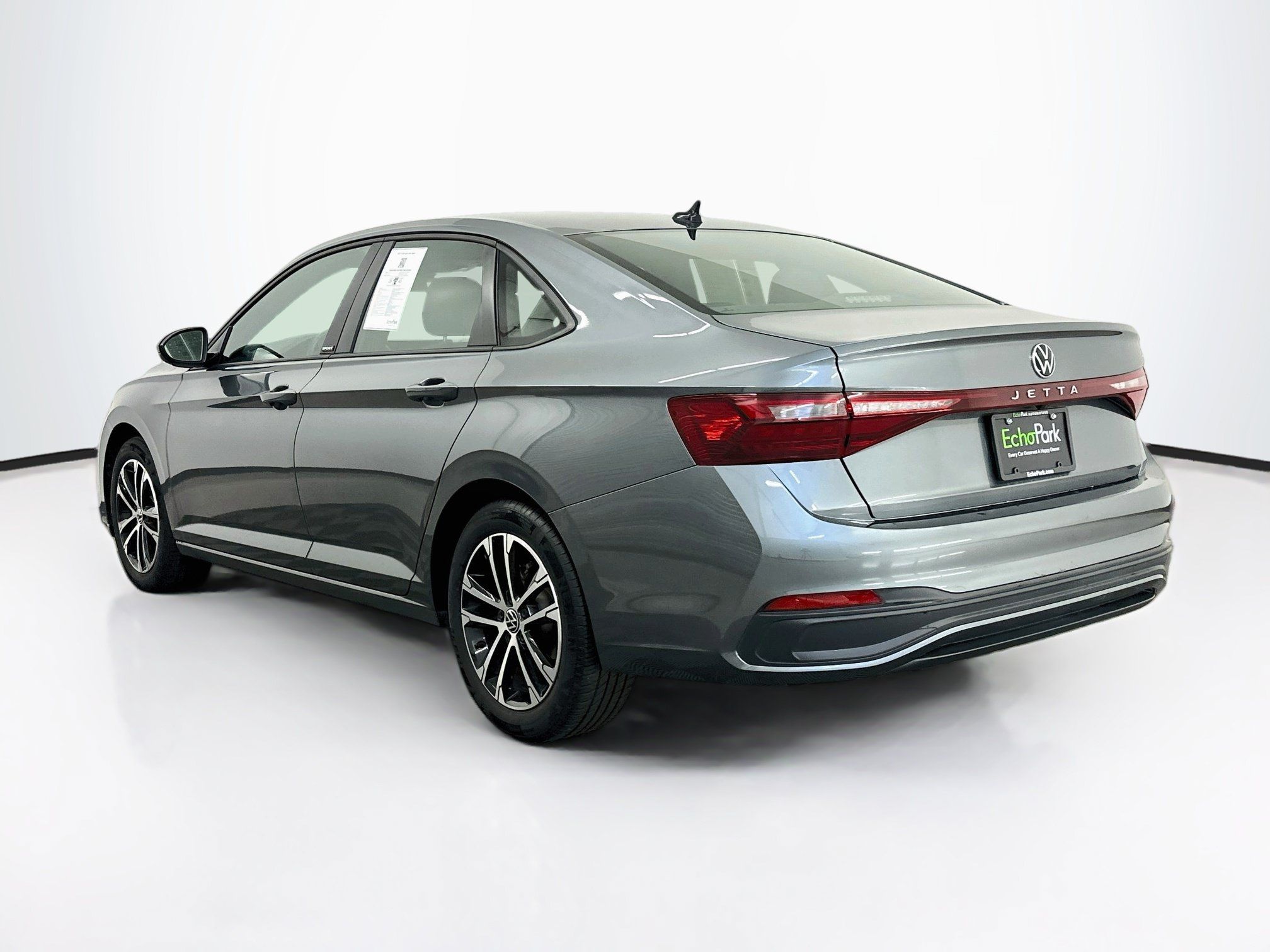 Used 2025 Volkswagen Jetta Sport FWD image 5