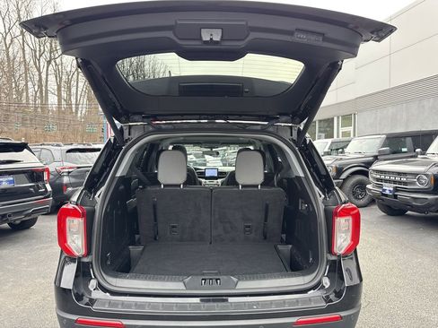 Used 2022 Ford Explorer XLT w/ Equipment Group 202A AWD/4WD image 36