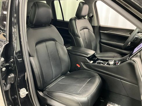 Used 2022 Jeep Grand Cherokee Limited 4xe w/ Luxury Tech Group II AWD/4WD image 9