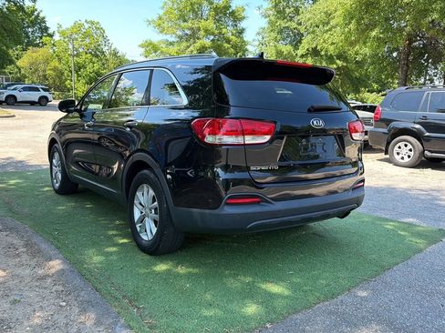 Used 2016 Kia Sorento FWD w/ LX Convenience Package image 8