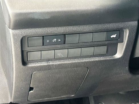 Used 2025 Mitsubishi Outlander SE FWD image 10