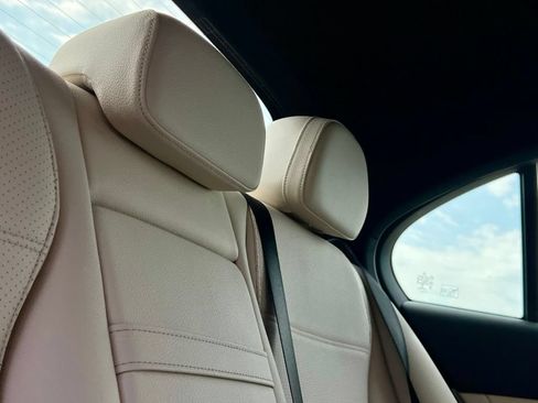 Certified 2022 Mercedes-Benz C 300 4MATIC Sedan image 11