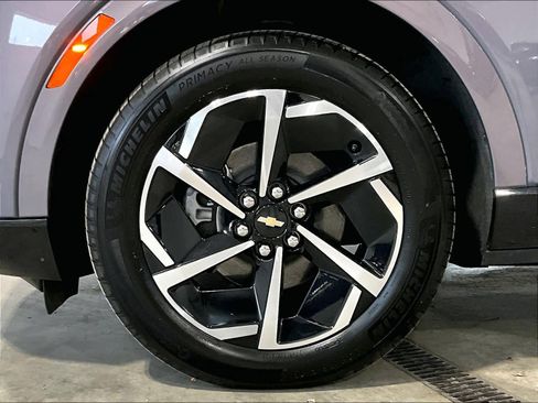 Used 2025 Chevrolet Equinox EV LT w/ Convenience Package image 7