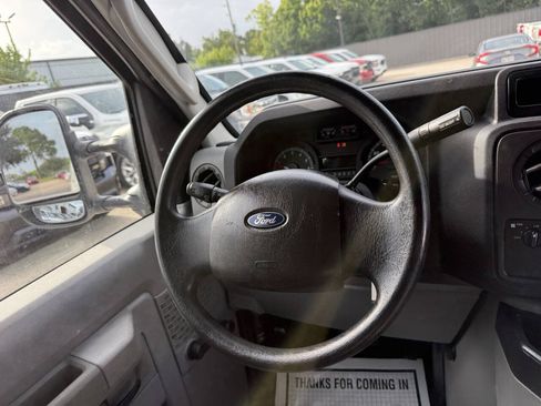 Used 2014 Ford E-150 and Econoline 150 RWD image 15
