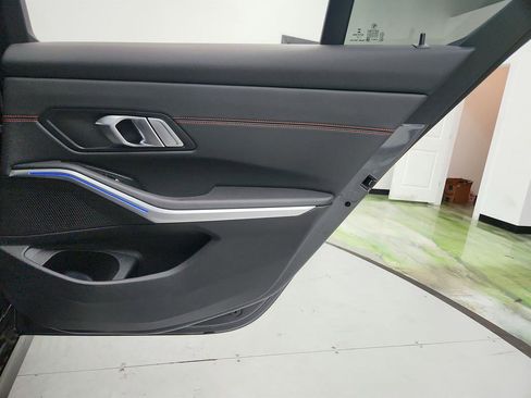 Used 2020 BMW 330i Sedan w/ Convenience Package RWD image 31