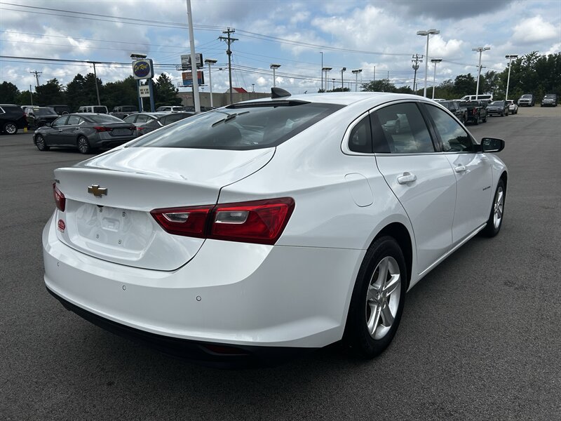 Used 2021 Chevrolet Malibu LS w/ Driver Confidence Package II FWD image 3