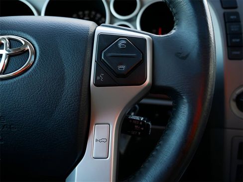 Used 2017 Toyota Sequoia Platinum image 23