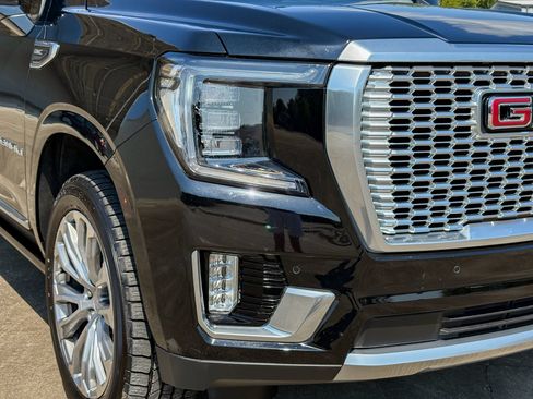 Used 2023 GMC Yukon XL Denali w/ Max Trailering Package AWD/4WD image 3