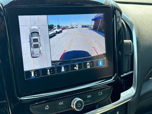 Used 2023 Chevrolet Traverse Premier AWD/4WD image 6