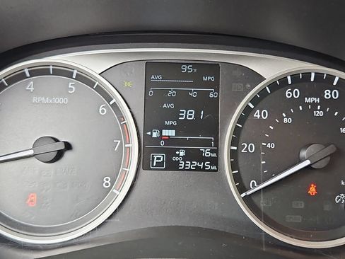 Used 2025 Nissan Versa S FWD image 13