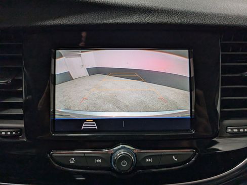 Used 2022 Buick Encore Preferred w/ Safety Package image 22