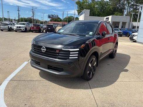 New 2026 Nissan Kicks SR FWD image 3